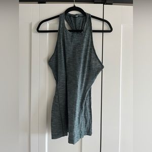 🌴EUC lululemon high neck twist-back tank, Size 8🌴
